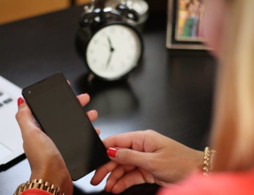 How To Remotely Share or Mirror Your Android Phone Screen
