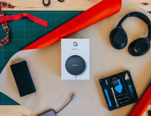 15 Best Tech Gifts For Tech Lovers This Holiday Season